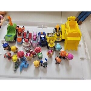 Mixed Lot of PAW PATROL Action Figures & Vehicles cake toppers etc..
